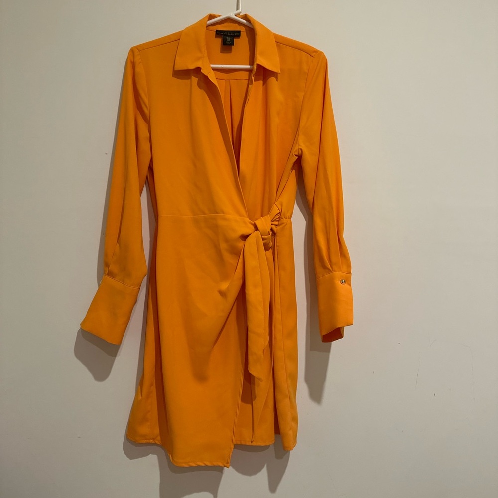 Orange House of Harlow wrap shirt. Size small.